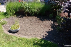 Terrassenbeet, für die Bepflanzung vorbereitet